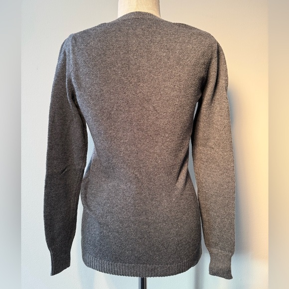 Old Navy Women's Charcoal Crew Neck Sweater - Picture 2 of 6
